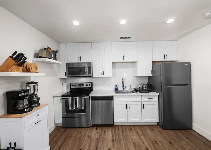 Desert Rose Retreat In The Heart Of Downtown Phx Phoenix