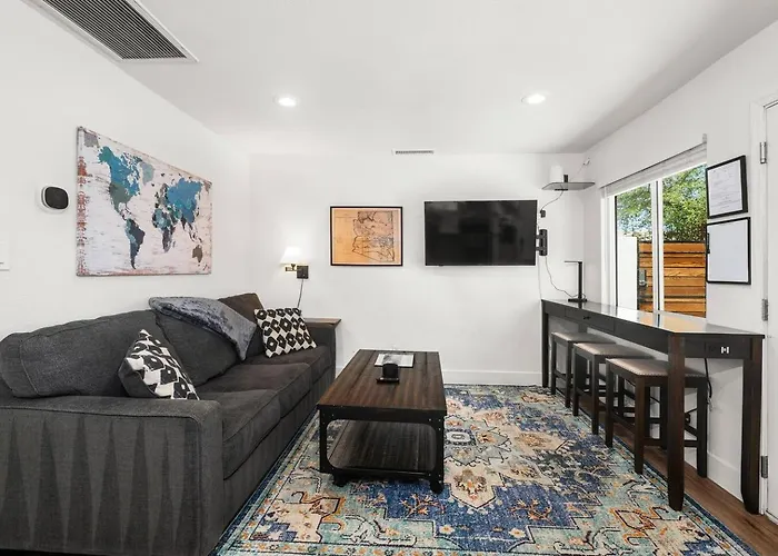 Desert Rose Retreat In The Heart Of Downtown Phx Apartment Phoenix